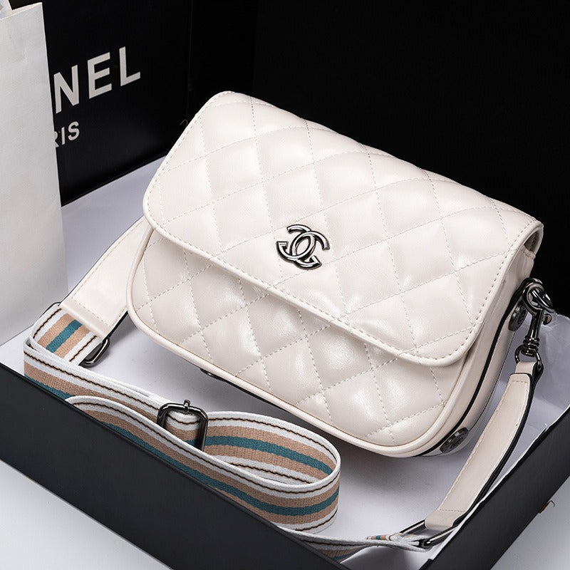 2024 New Women's Genuine Leather Handbag. Fashionable, high-end, simple, quilted and with chain strap for crossbody.