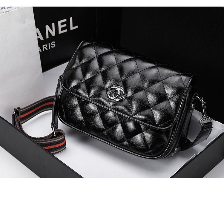 2024 New Women's Genuine Leather Handbag. Fashionable, high-end, simple, quilted and with chain strap for crossbody.