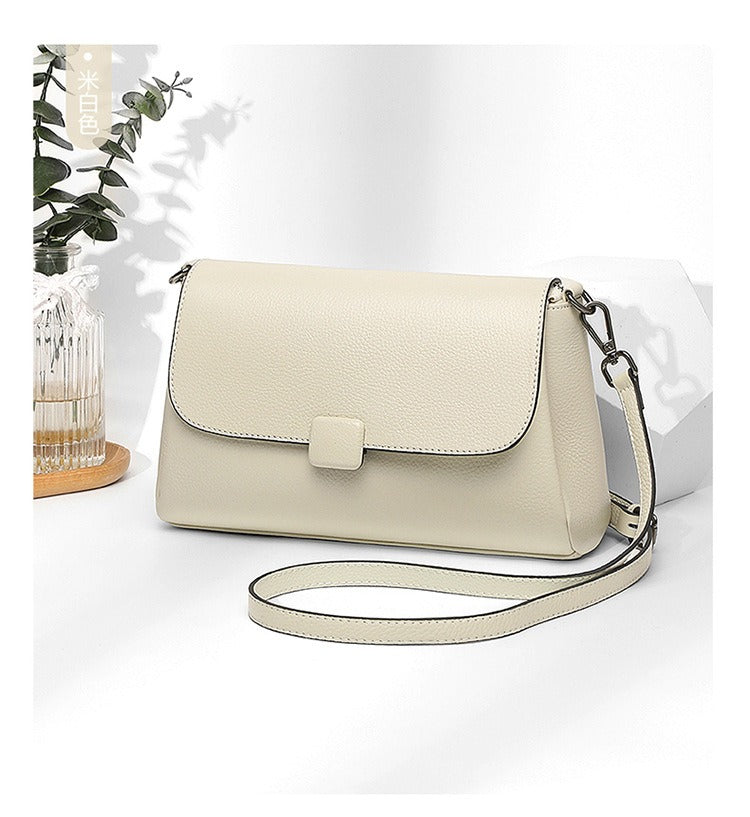 Leather women's single shoulder bag, cowhide, fashionable and versatile, mom bag. Small, new summer 2024 style. Simple and anti-theft. Crossbody bag for women.